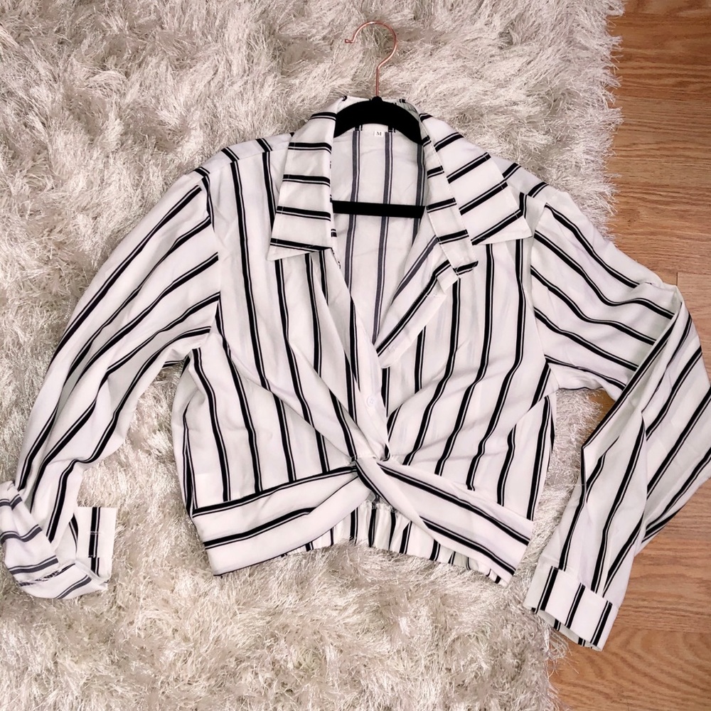 Women’s striped blouse with collar and long sleeve